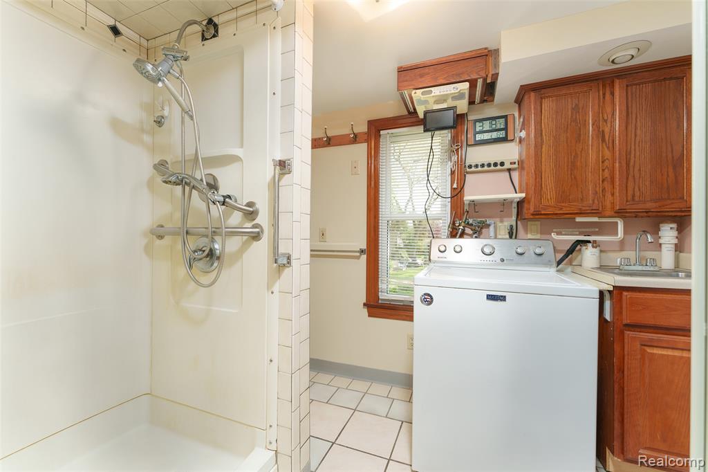 712 E Grand River Avenue, Fowlerville, MI 48836 — Photo 14