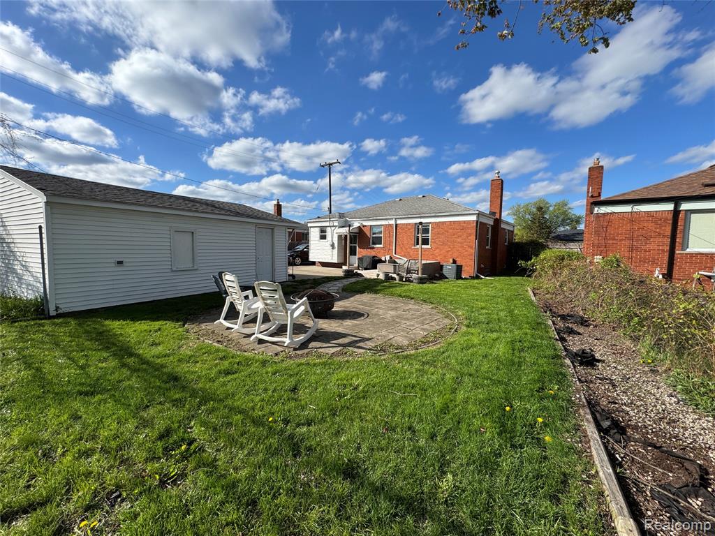 19156 Ash Avenue, Eastpointe, MI 48021 — Photo 13