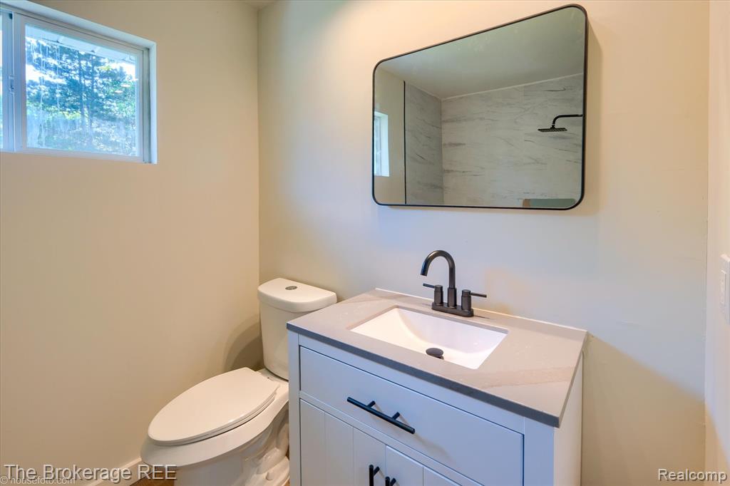 1401 Hillside Drive, Flint, MI 48532 — Photo 29