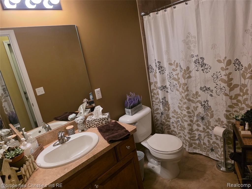 41321 Chestnut Drive, Clinton Twp, MI 48038 — Photo 10