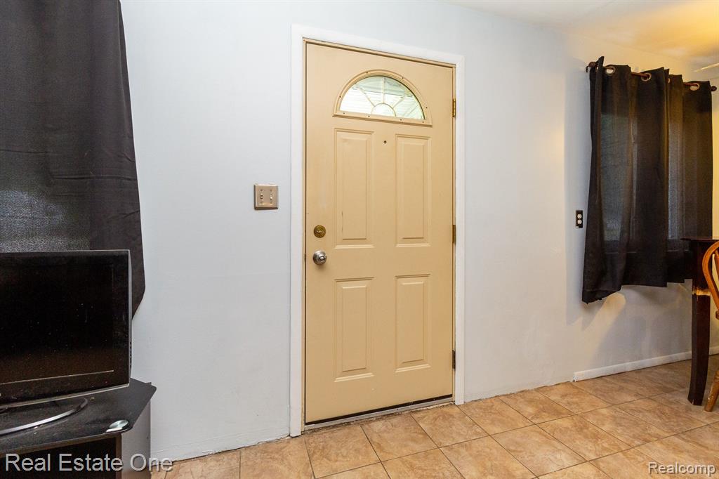 9065 WILLIAM Street, Taylor, MI 48180 — Photo 4