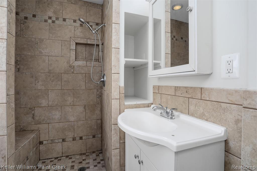 8736 Studebaker Avenue, Warren, MI 48089 — Photo 11