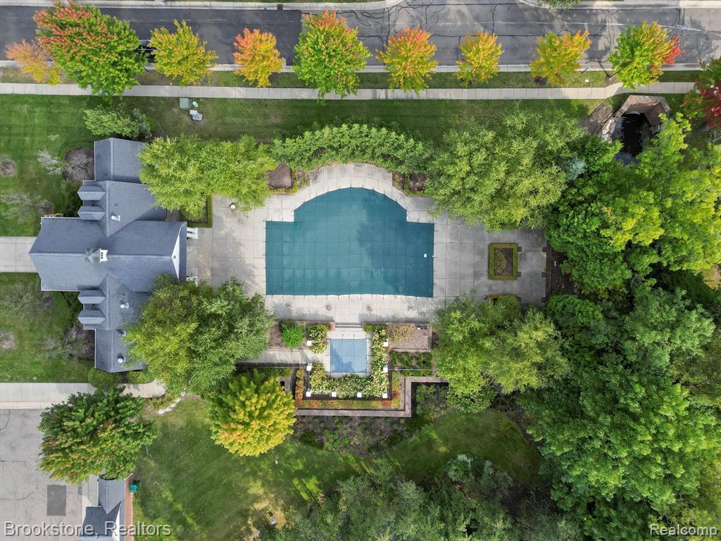 30101 Chantel Drive, Walled Lake, MI 48390 — Photo 23