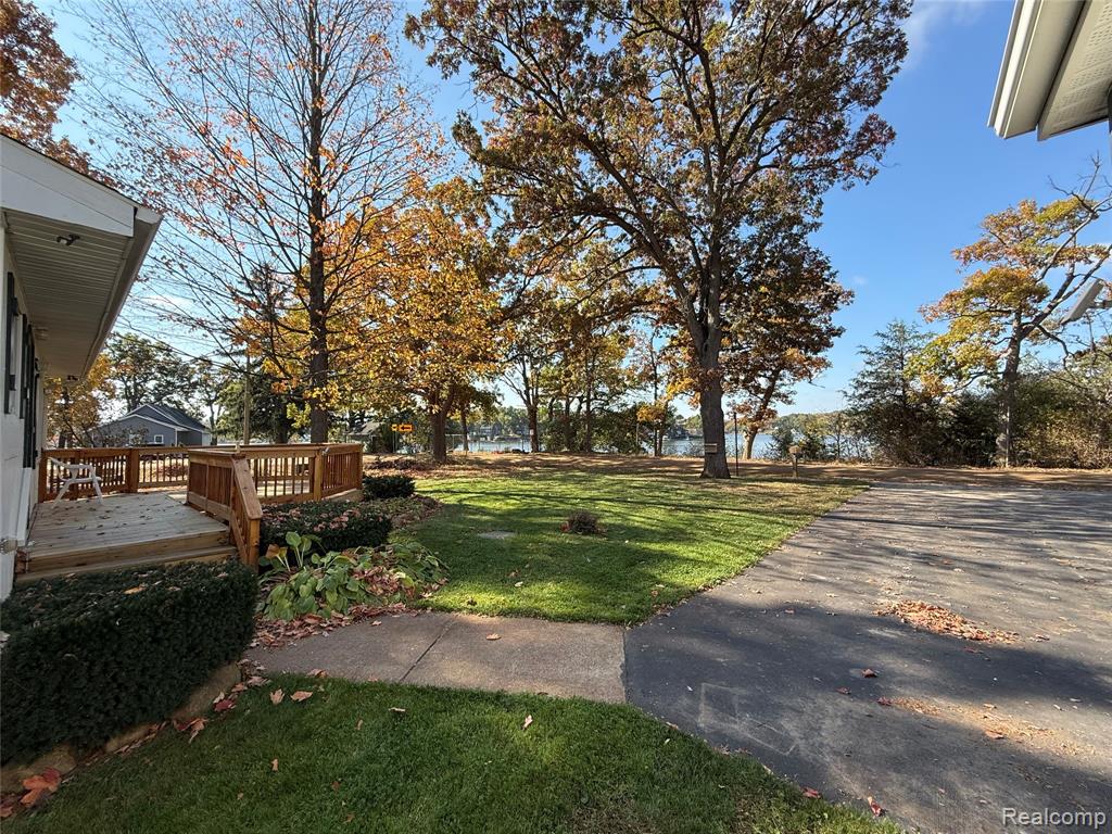 6168 Hillsboro Road, Davisburg, MI 48350 — Photo 24