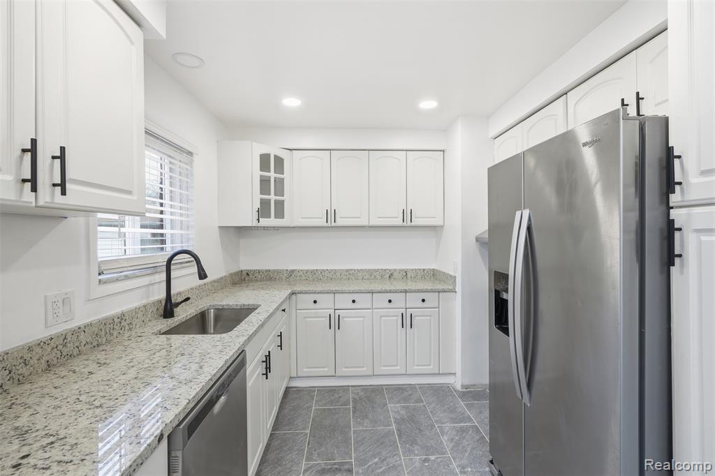 33060 Cherry Hill Road, Garden City, MI — Photo 8