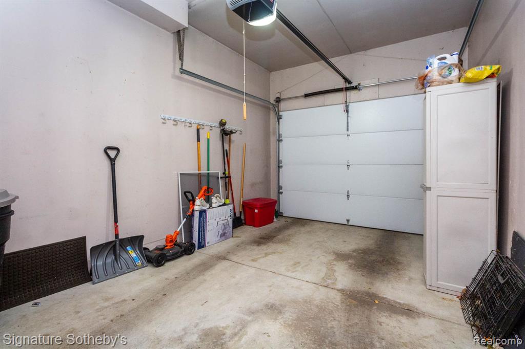 424 Oak Run Court, 11, Royal Oak, MI 48073 — Photo 42