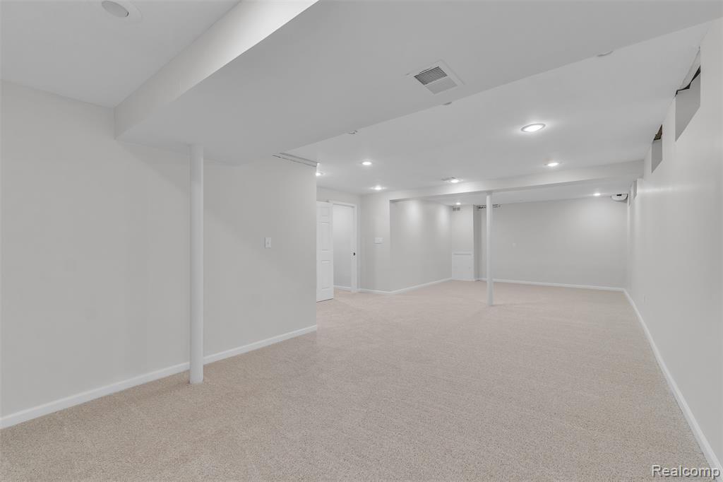 18755 Cambridge Boulevard, Lathrup Village, MI 48076 — Photo 51