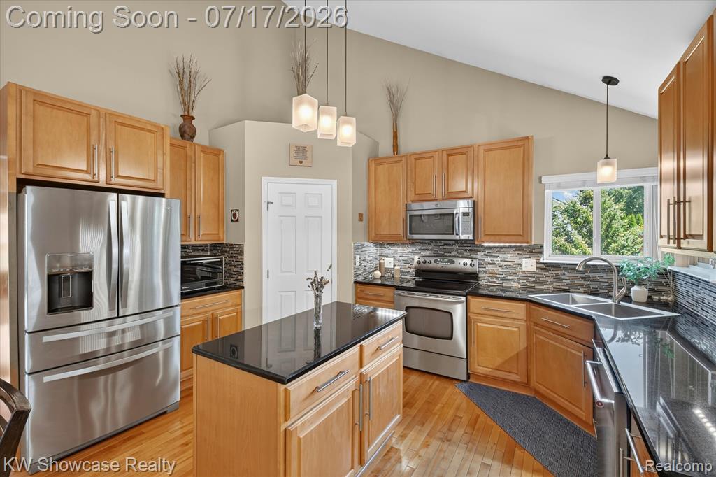8265 Eastway Drive, White Lake, MI — Photo 6