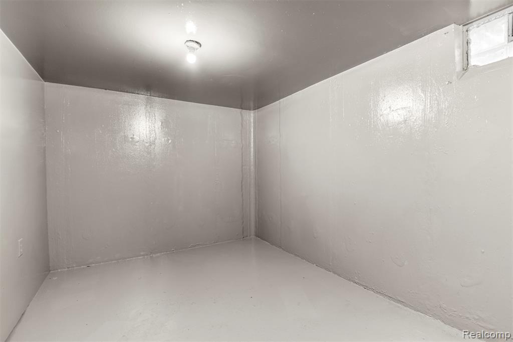 16186 Fenton Street, Detroit, MI 48219 — Photo 20