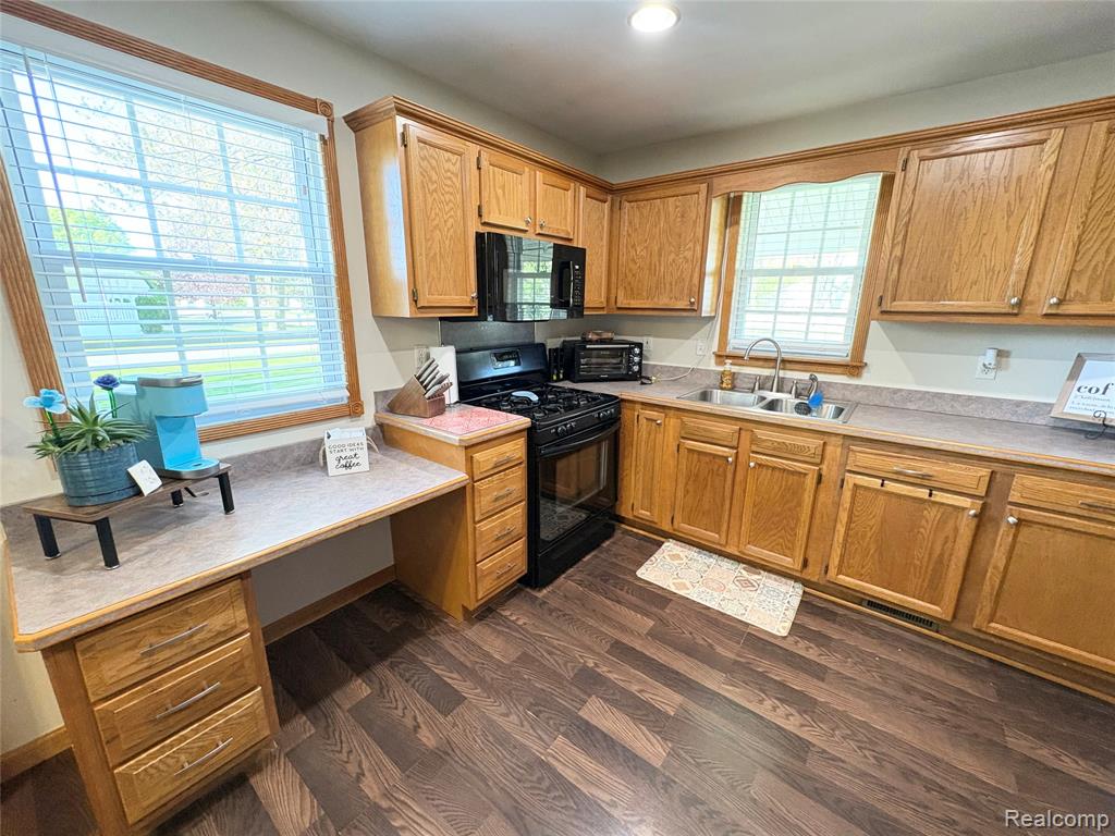 2230 N Center Road, Burton, MI 48509 — Photo 9