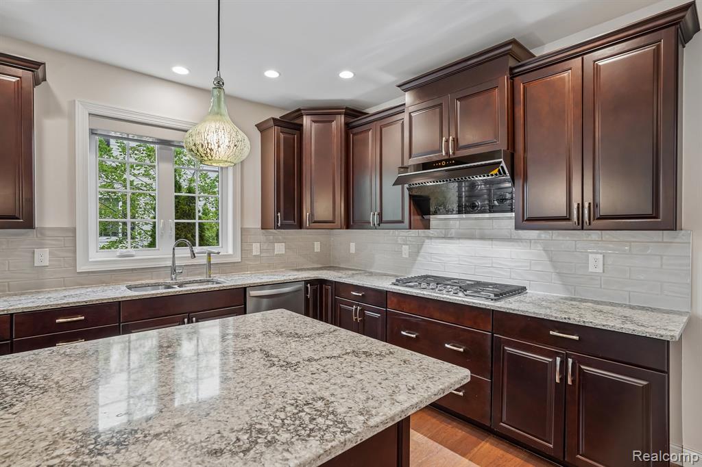 42832 Cardinal Way, Novi, MI — Photo 15