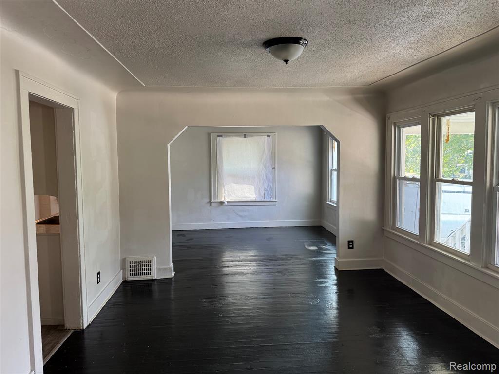 6380 Rosemont Avenue, Detroit, MI 48228 — Photo 7