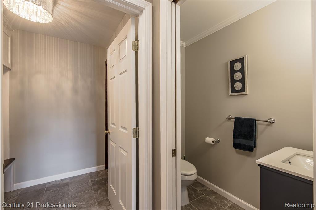 4482 RED OAK Boulevard, Waterford, MI 48329 — Photo 23