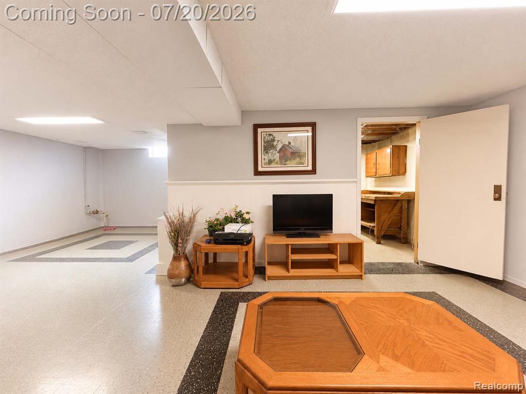 9100 Brentwood Street, Livonia, MI 48150 — Photo 17