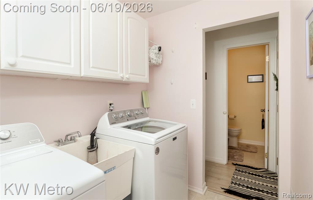 839 Dressler Lane, Rochester Hills, MI 48307 — Photo 16