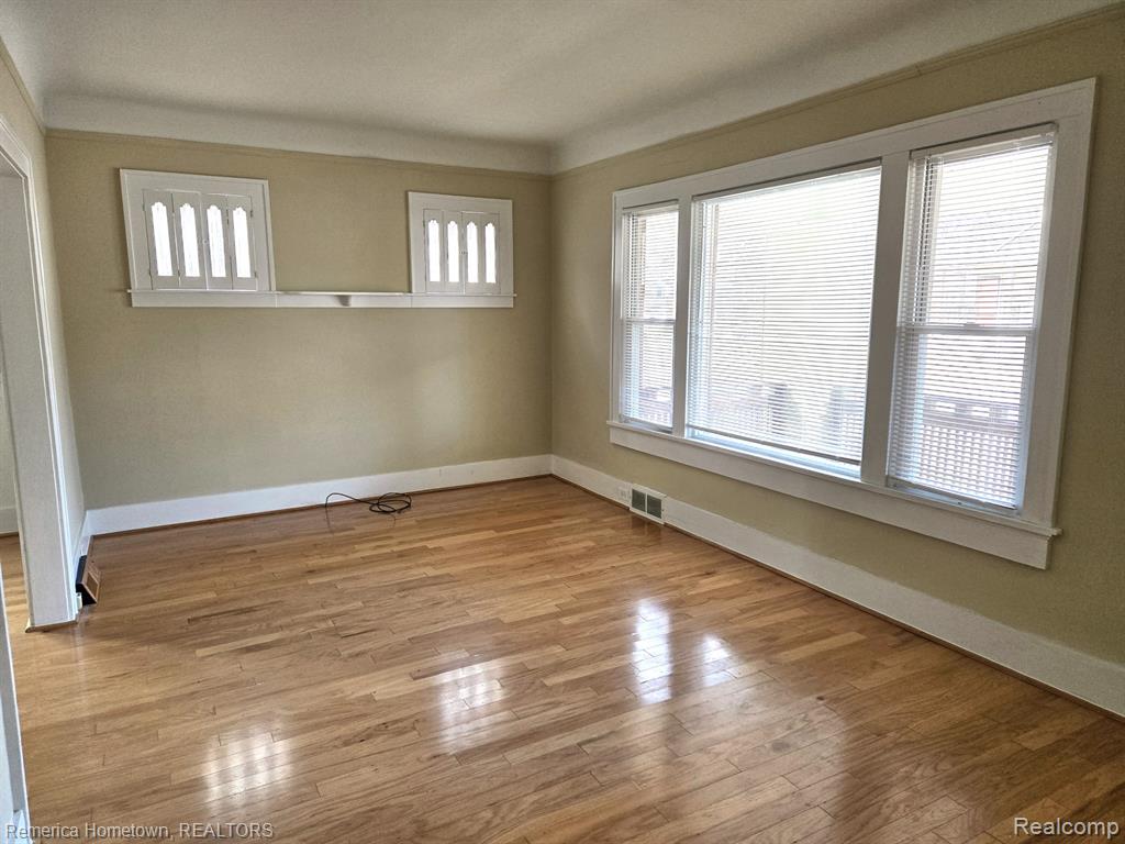571 W Saratoga Street, Ferndale, MI 48220 — Photo 5