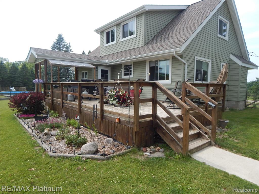 2025 W Rose Center Road, Holly, MI 48442 — Photo 2
