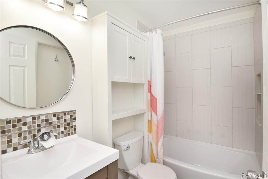 5596 Beauchamp Place, West Bloomfield, MI — Photo 23