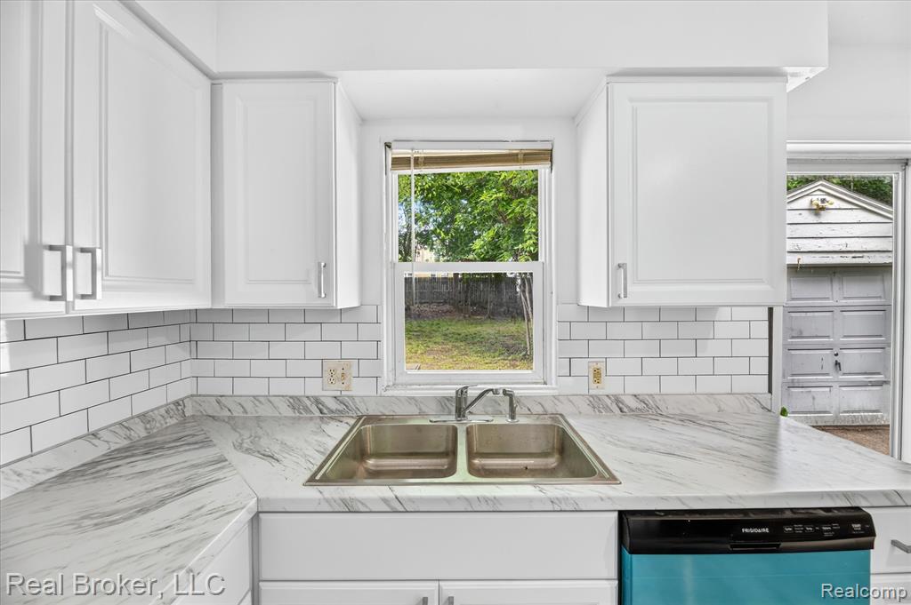 602 S Meade Street, Flint, MI 48503 — Photo 15