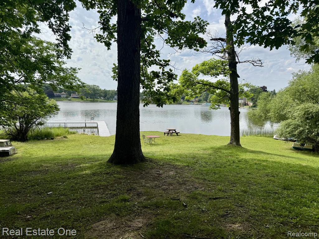 5096 Harbor Oak Drive, 31, Waterford, MI 48329 — Photo 10