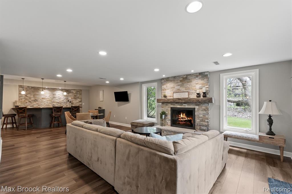 398 Shrewsbury Drive, Clarkston, MI 48348 — Photo 65
