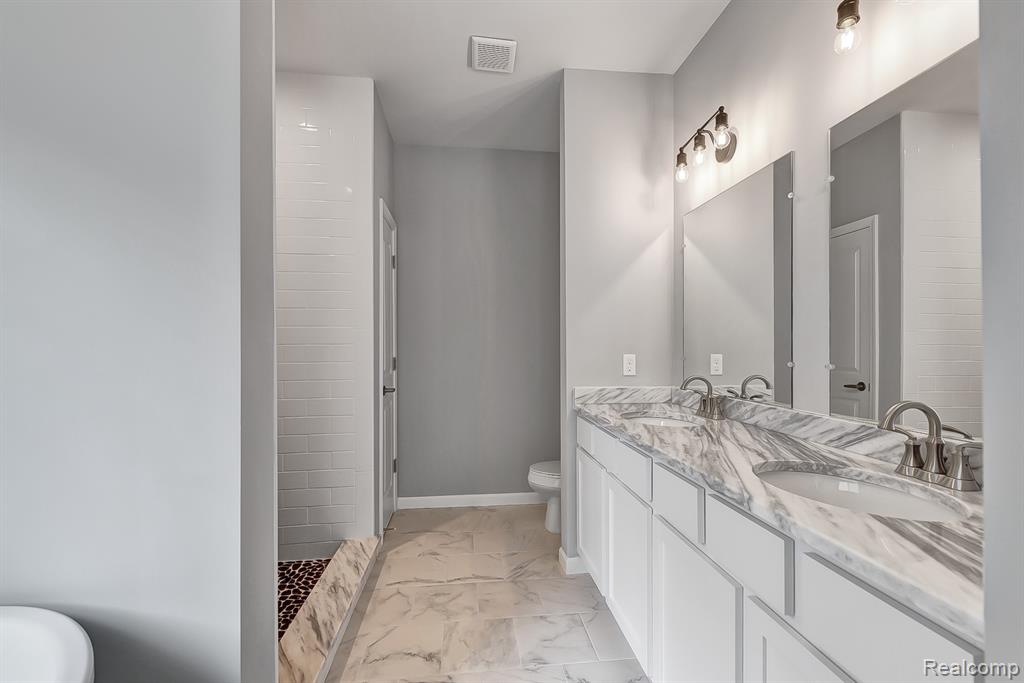 6064 Woodridge Lane, Grand Blanc, MI 48439 — Photo 20