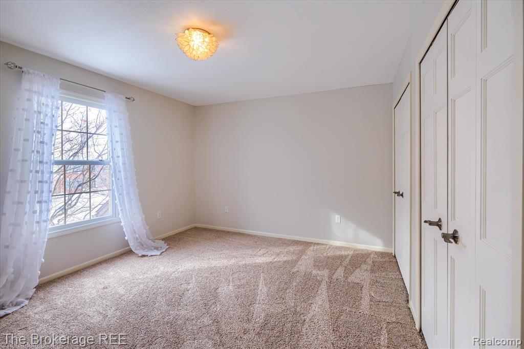 5475 Woodfield Parkway, Grand Blanc, MI 48439 — Photo 74