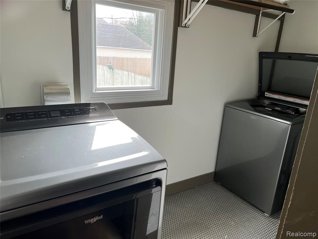 7352 Dale, Center Line, MI 48015 — Photo 12