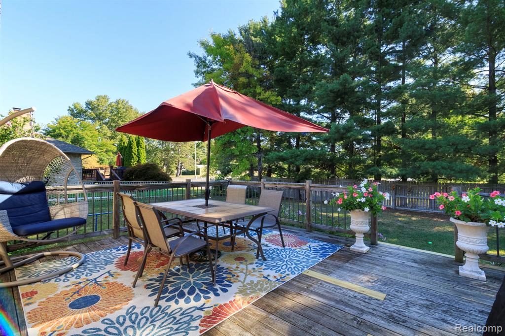 48200 Burton Drive, Shelby Twp, MI 48317 — Photo 30