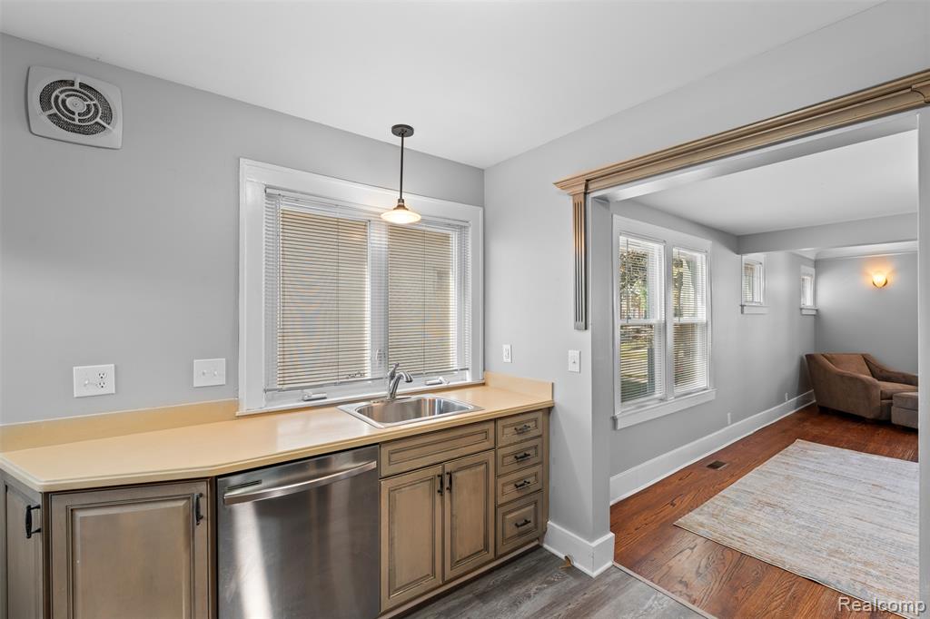 5452 Maple Street, Dearborn, MI 48126 — Photo 13