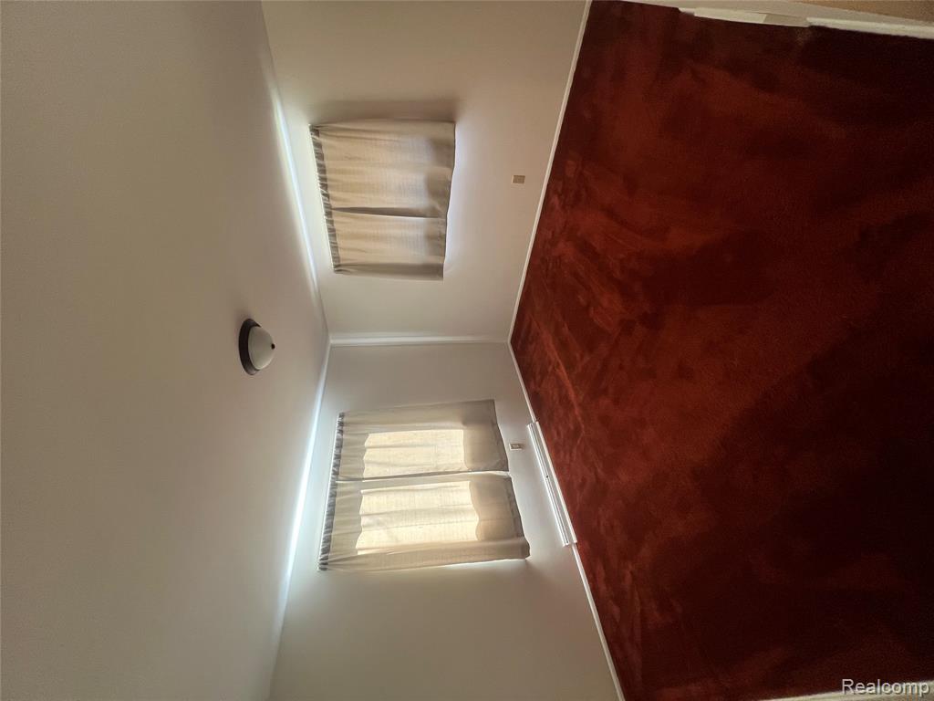 5352 Elmsford Drive, Flint, MI 48532 — Photo 17