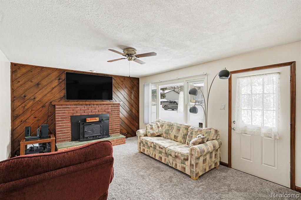 941 Marvell Place, Waterford, MI 48327 — Photo 9