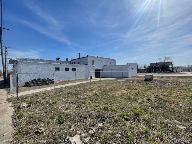 8715 HARPER Avenue, Detroit, MI 48213 — Photo 5