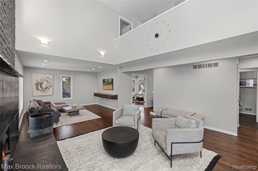 5597 Apple Ridge Trail, West Bloomfield, MI — Photo 11