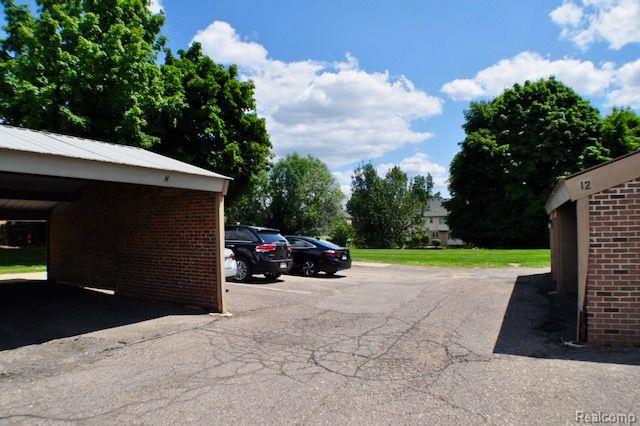 38843 COUNTRY Circle, 80, Farmington Hills, MI 48331 — Photo 35