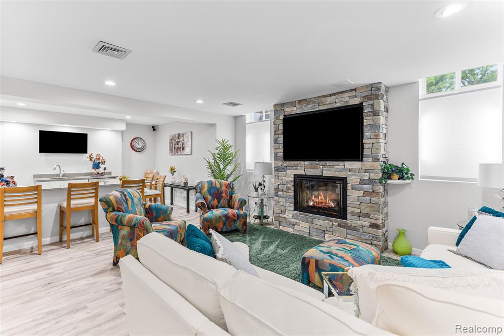 4544 Golf View Drive, Brighton, MI 48116 — Photo 35