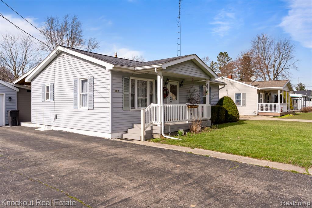 203 ATHLETIC Street, Otisville, MI 48463 — Photo 5