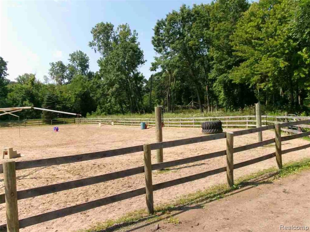 4441 Mack Road, Howell, MI 48855 — Photo 15