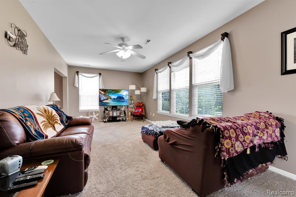 26604 KIRKWAY Circle, Woodhaven, MI 48183 — Photo 10