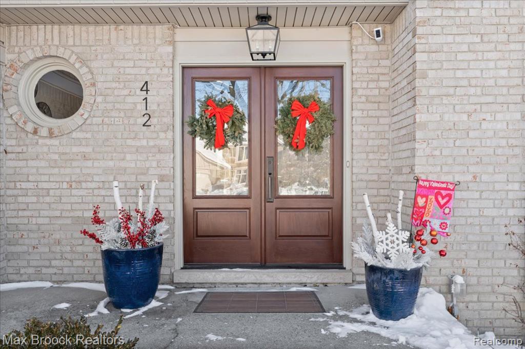 412 Shellbourne Drive, Rochester Hills, MI 48309 — Photo 2