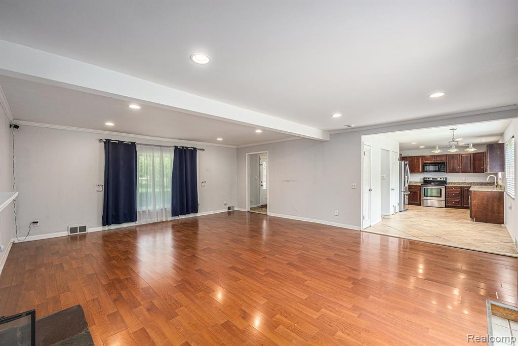 20740 Marter Road, Grosse Pointe Woods, MI 48236 — Photo 4