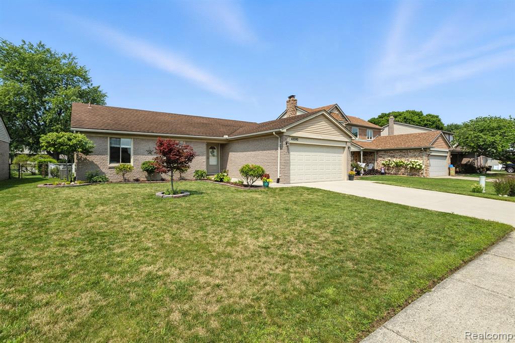 42393 Royal Lane, Clinton Twp, MI 48038 — Photo 25