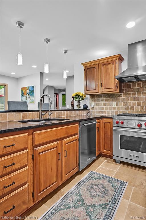 11500 Lisa Lori Lane, South Lyon, MI 48178 — Photo 23