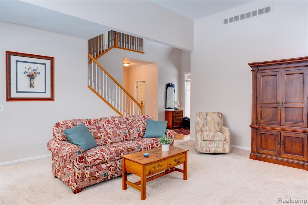 5933 WOODFIELD Parkway, Grand Blanc, MI 48439 — Photo 9