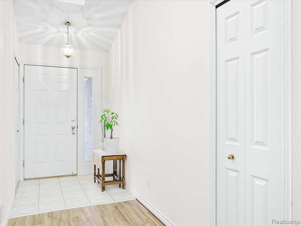 592 Snowbird Circle E, St. Clair, MI 48079 — Photo 15