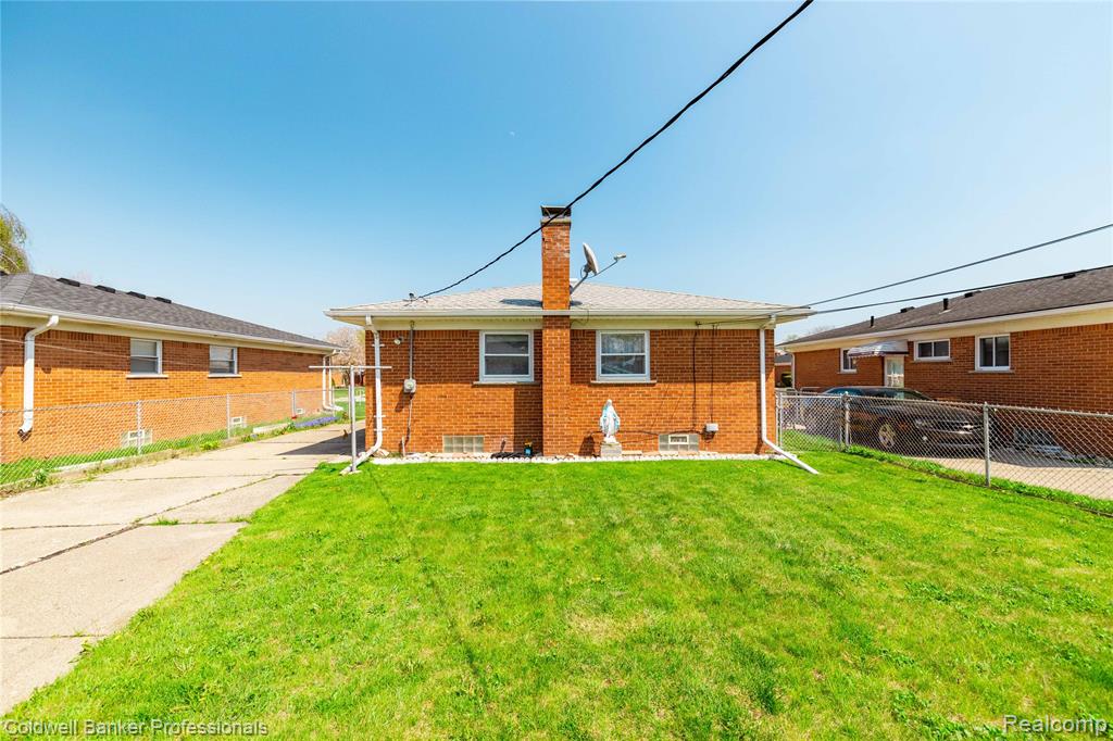 8915 Wormer Avenue, Redford, MI 48239 — Photo 21