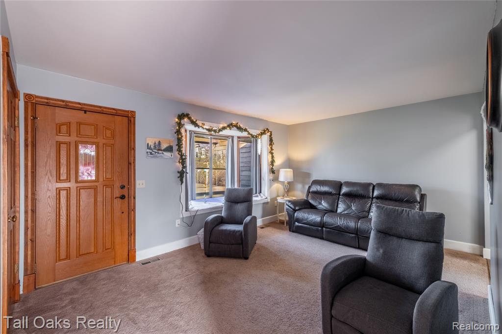 731 Cherry Hill Court, Columbiaville, MI 48421 — Photo 6