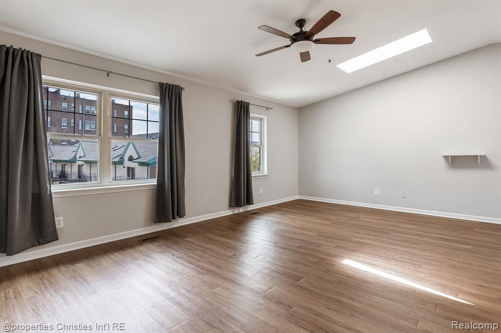 2554 WOODWARD Avenue, Detroit, MI 48201 — Photo 15
