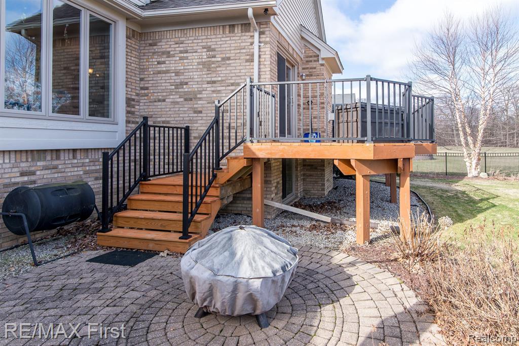8598 GOLF LANE Drive, Commerce Twp, MI 48382 — Photo 7