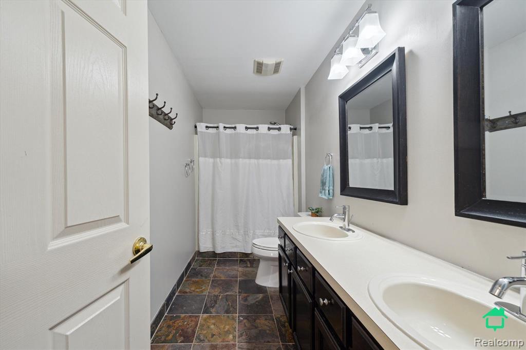 49110 MANHATTAN Circle, Canton, MI 48188 — Photo 25